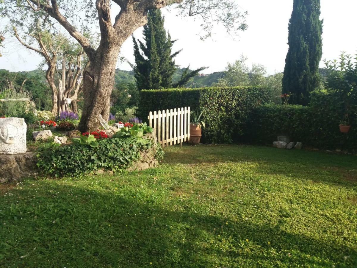 Da Adria Al Corvenale - Casa Vacanze Carrara - Βίλα Εξωτερικό φωτογραφία