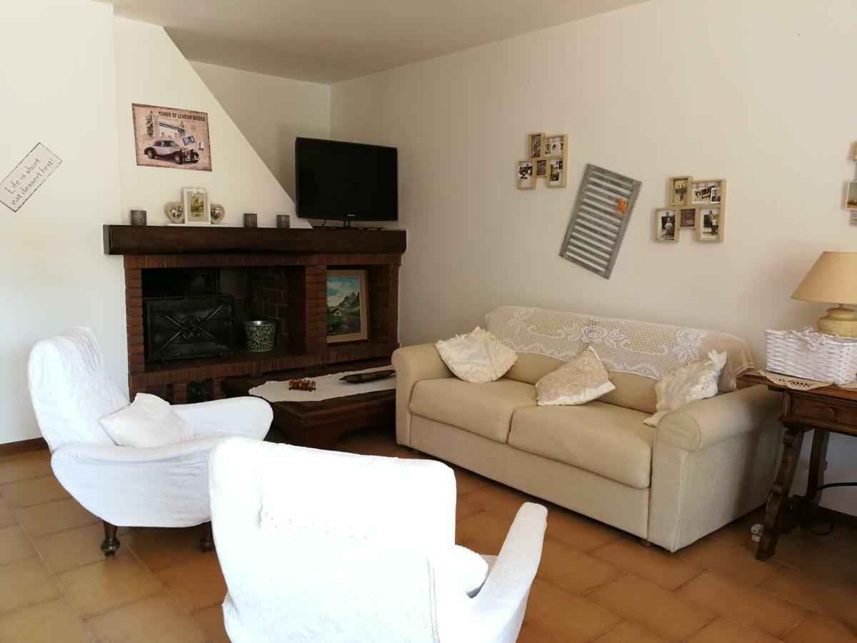 Da Adria Al Corvenale - Casa Vacanze Carrara - Βίλα Εξωτερικό φωτογραφία